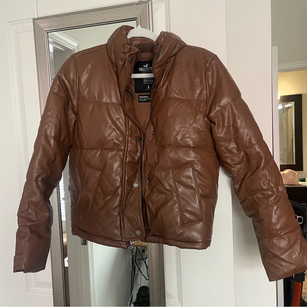 Hollister Women's Brown Puffer Jacket